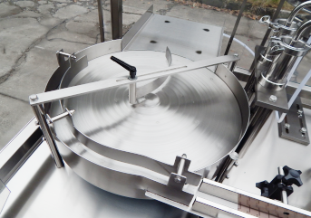 8ml、13ml、15ml裝眼藥水灌裝機(jī)細(xì)節(jié)圖